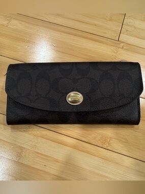 NEW! Coach Signature Essential Slim Wallet in Black Brown with Gold Accent